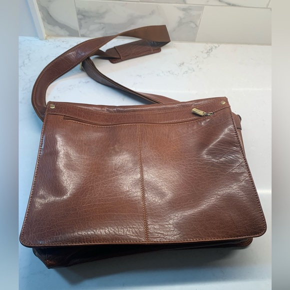 Visconti London Brown Leather Messenger Bag - Picture 11 of 13